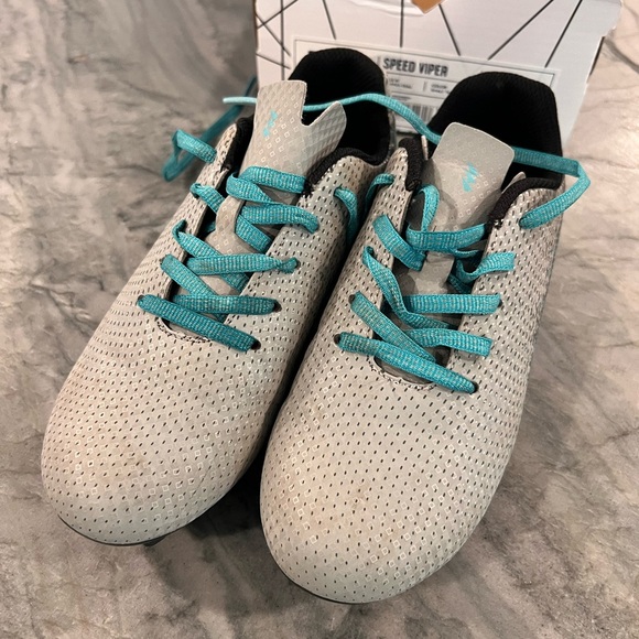 DSG Speed Viper Soccer Cleats, Size 1.5 (Youth) in Gray and Teal - Picture 2 of 4